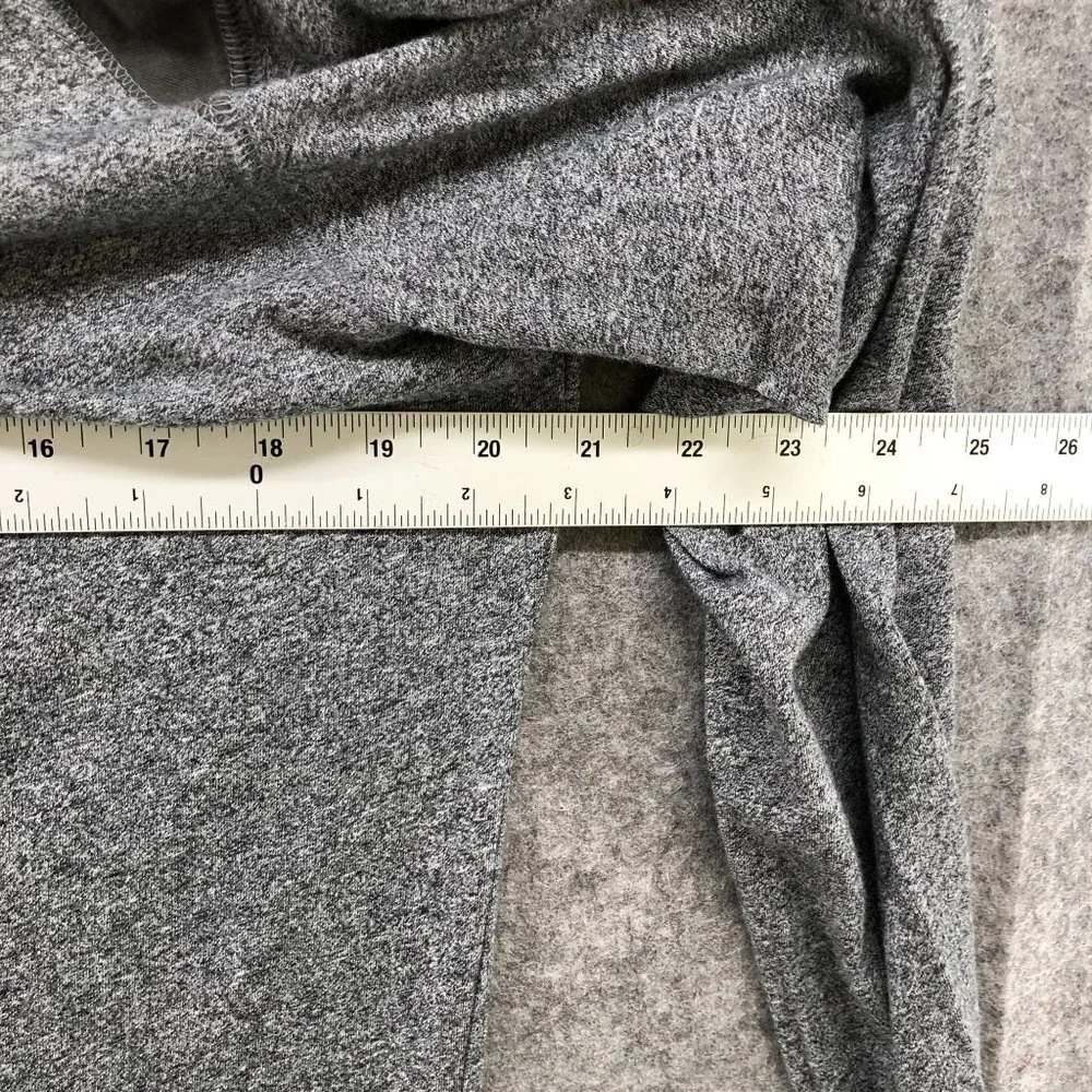 Banana Republic Long Sleeve Active T‎ Shirt Mens M Gray Performance Crewneck